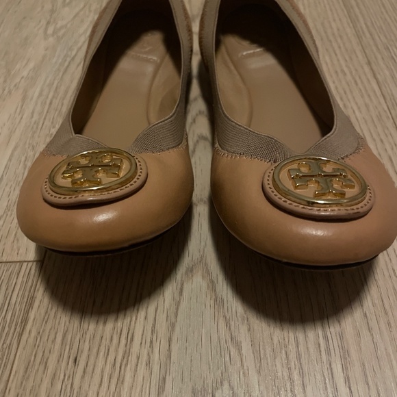 Tory Burch Tan Leather Flats, Size 6 - Picture 4 of 5